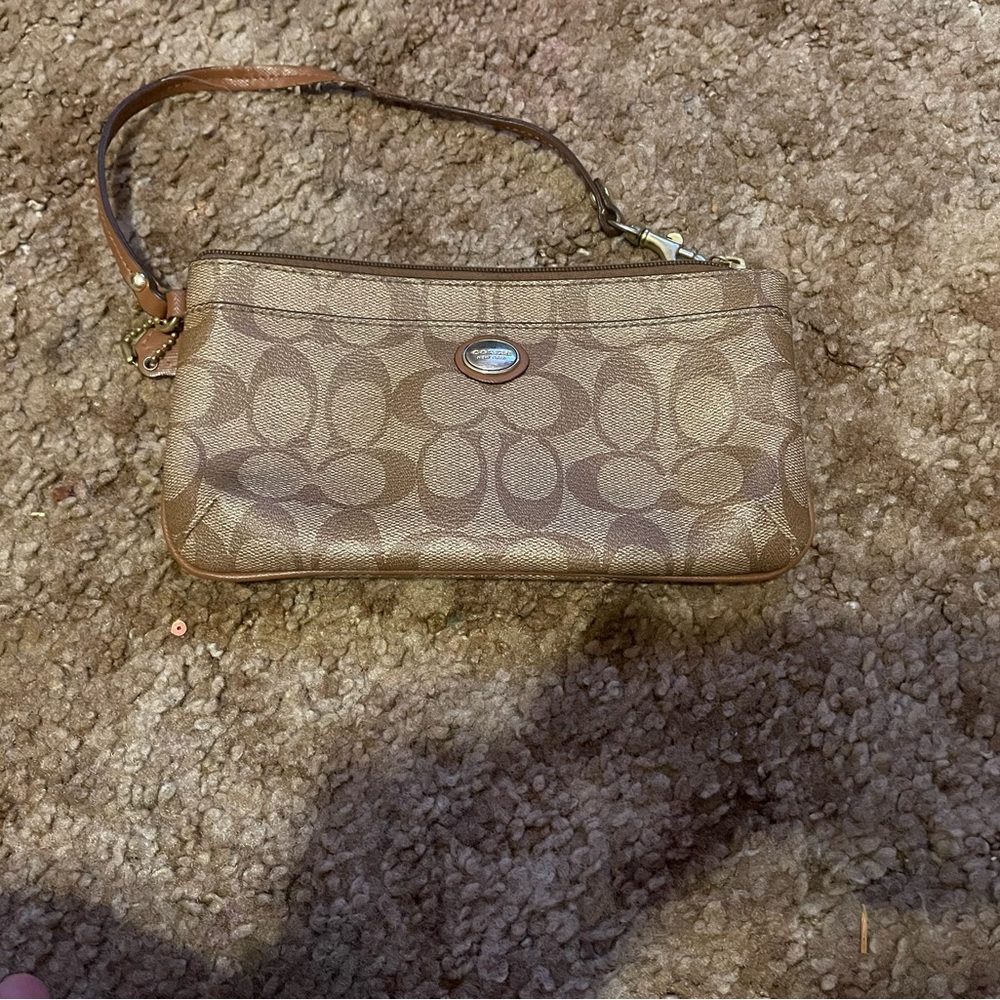 ❗️SOLD❗️Coach Wristlet